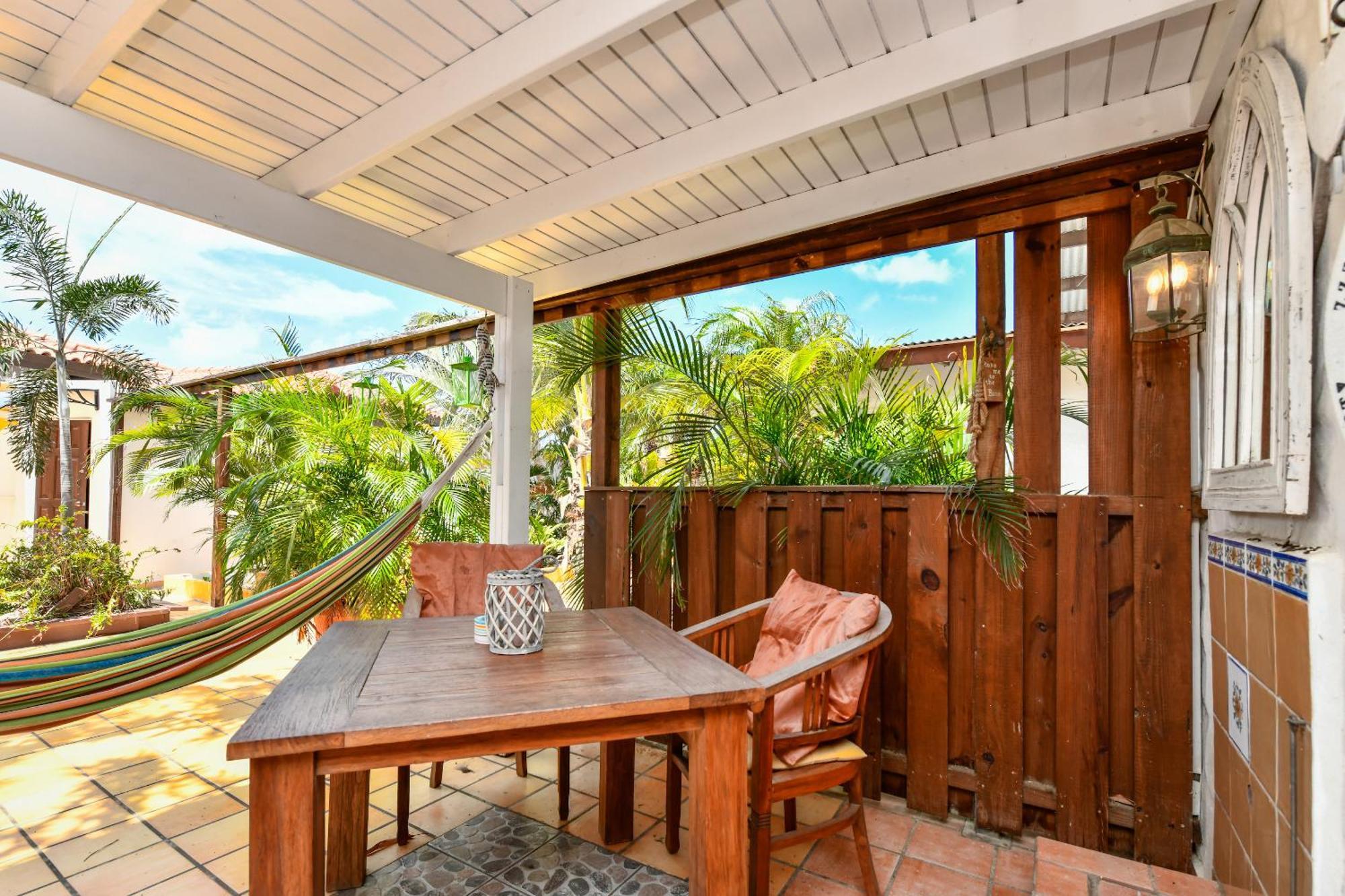 Brisas Studio Apartments (Adults Only) Palm Beach Extérieur photo