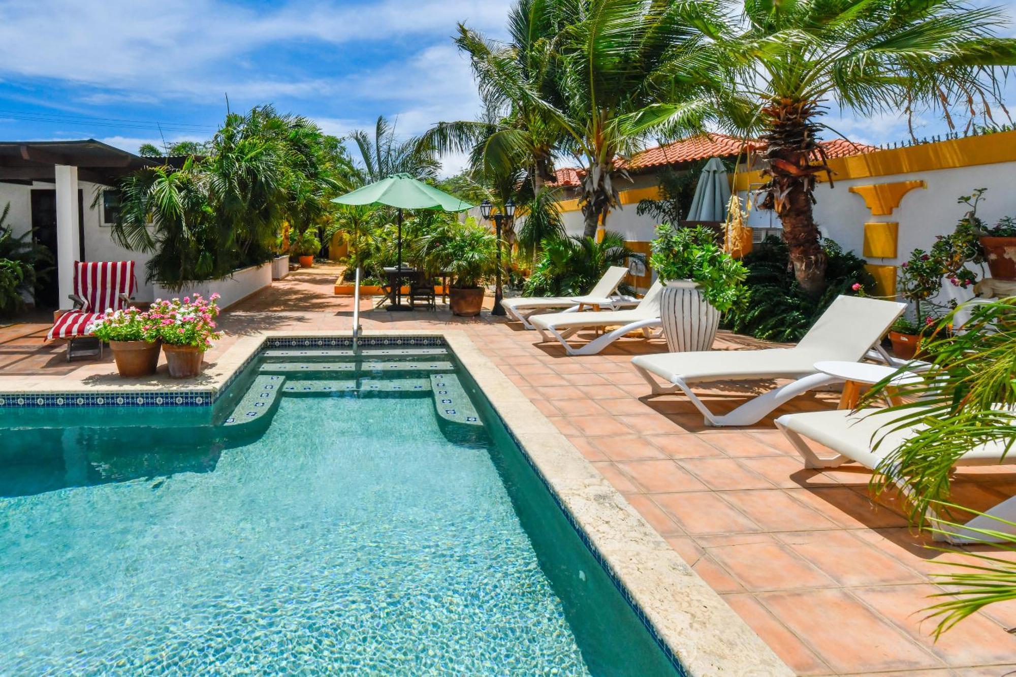 Brisas Studio Apartments (Adults Only) Palm Beach Extérieur photo
