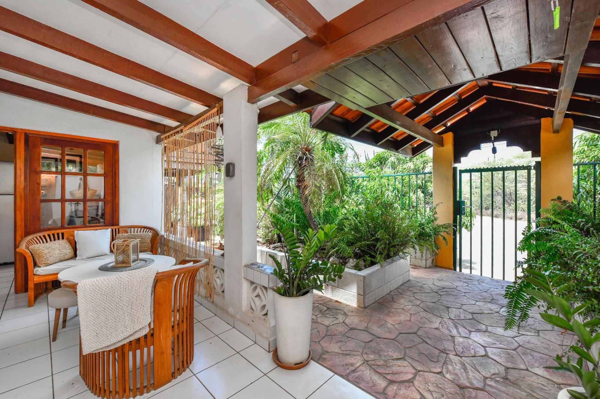 Brisas Studio Apartments (Adults Only) Palm Beach Extérieur photo
