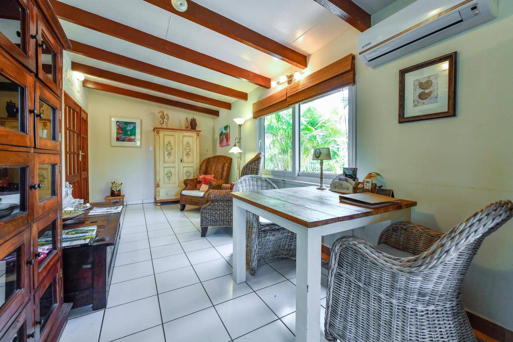 Brisas Studio Apartments (Adults Only) Palm Beach Extérieur photo