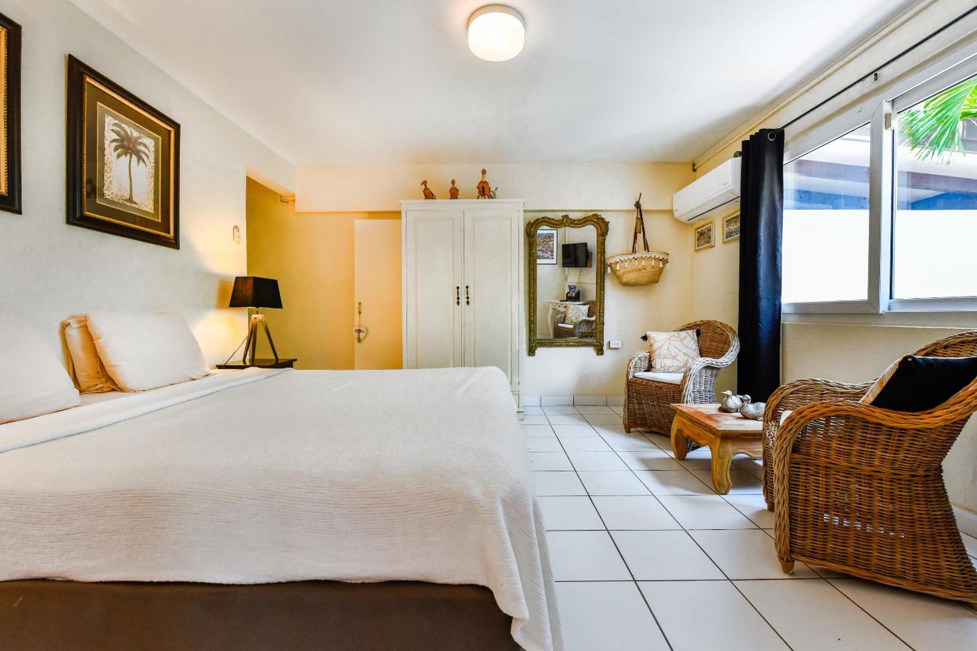 Brisas Studio Apartments (Adults Only) Palm Beach Extérieur photo
