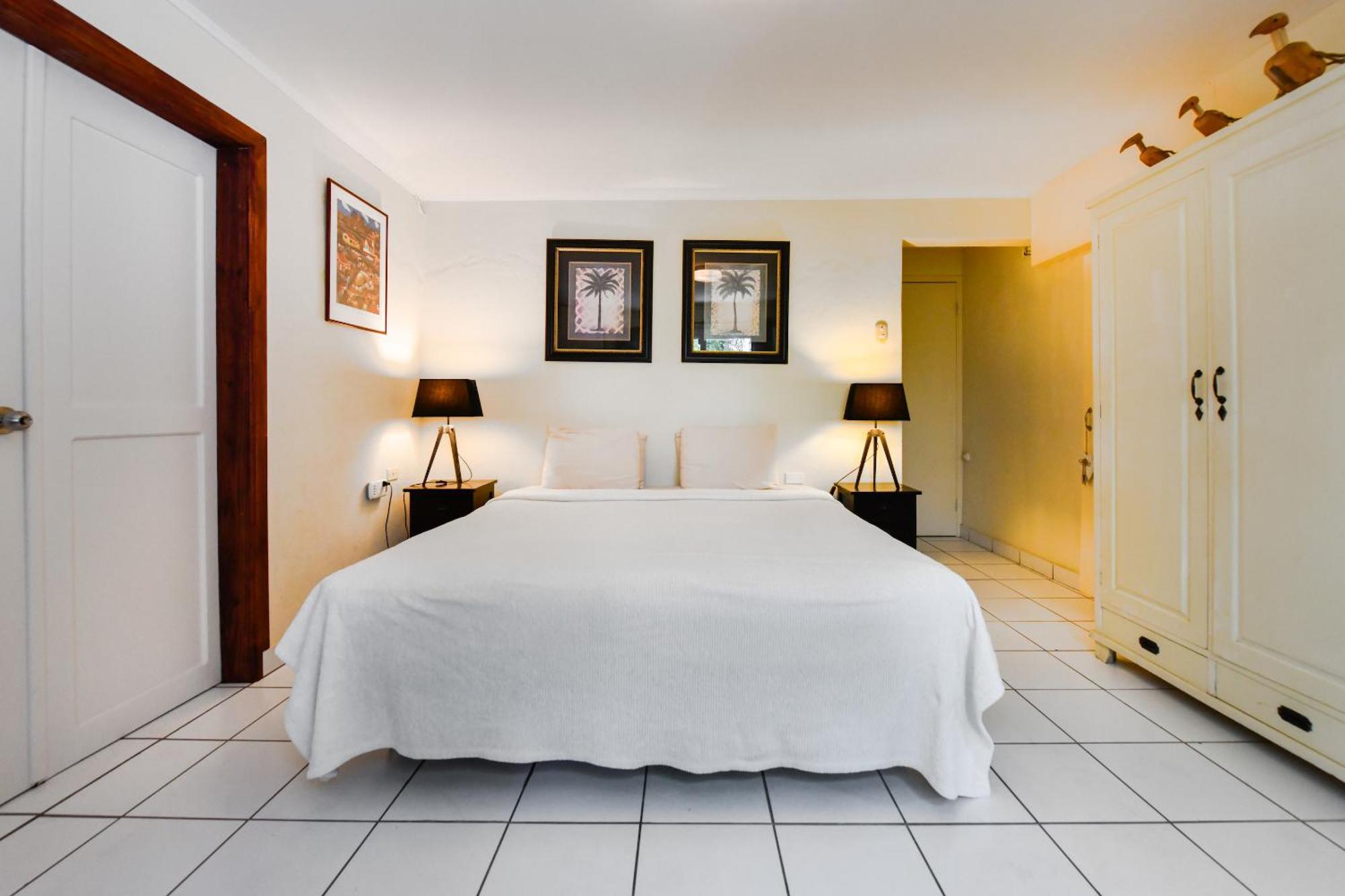 Brisas Studio Apartments (Adults Only) Palm Beach Extérieur photo