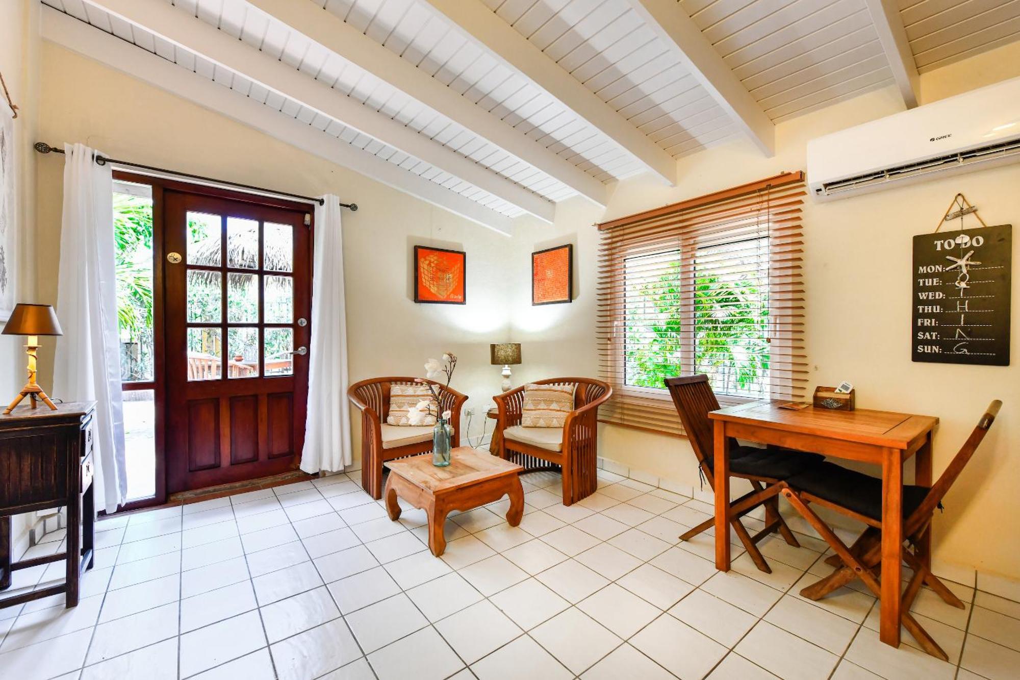 Brisas Studio Apartments (Adults Only) Palm Beach Extérieur photo