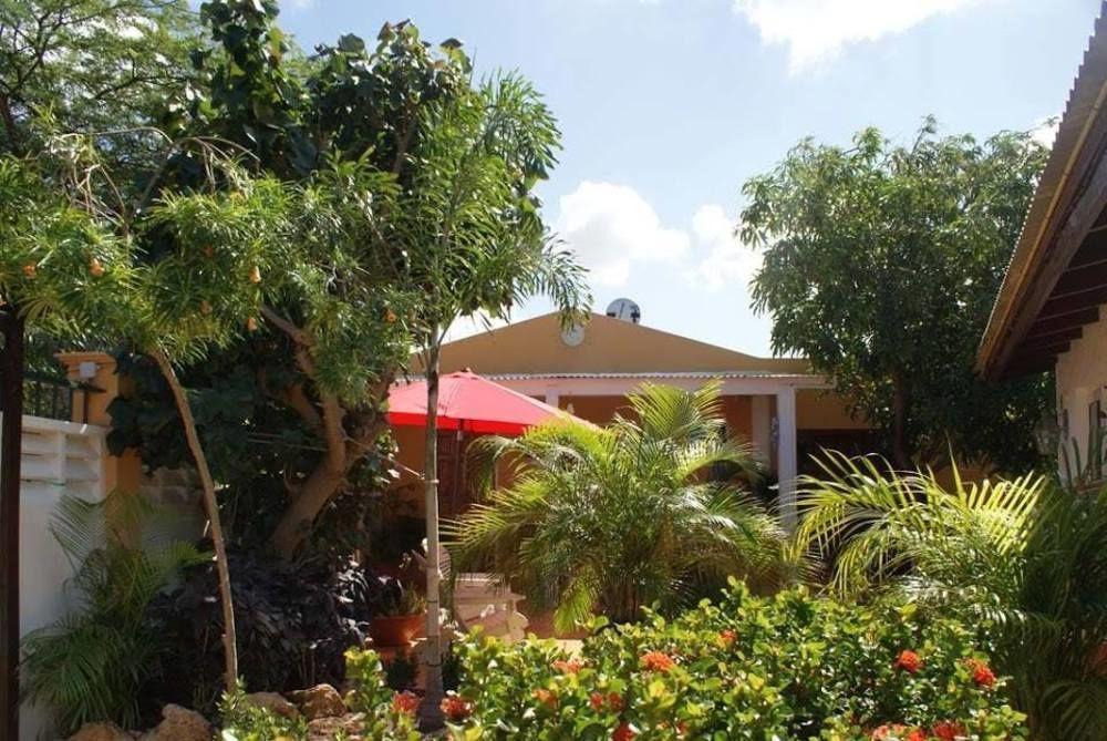 Brisas Studio Apartments (Adults Only) Palm Beach Extérieur photo