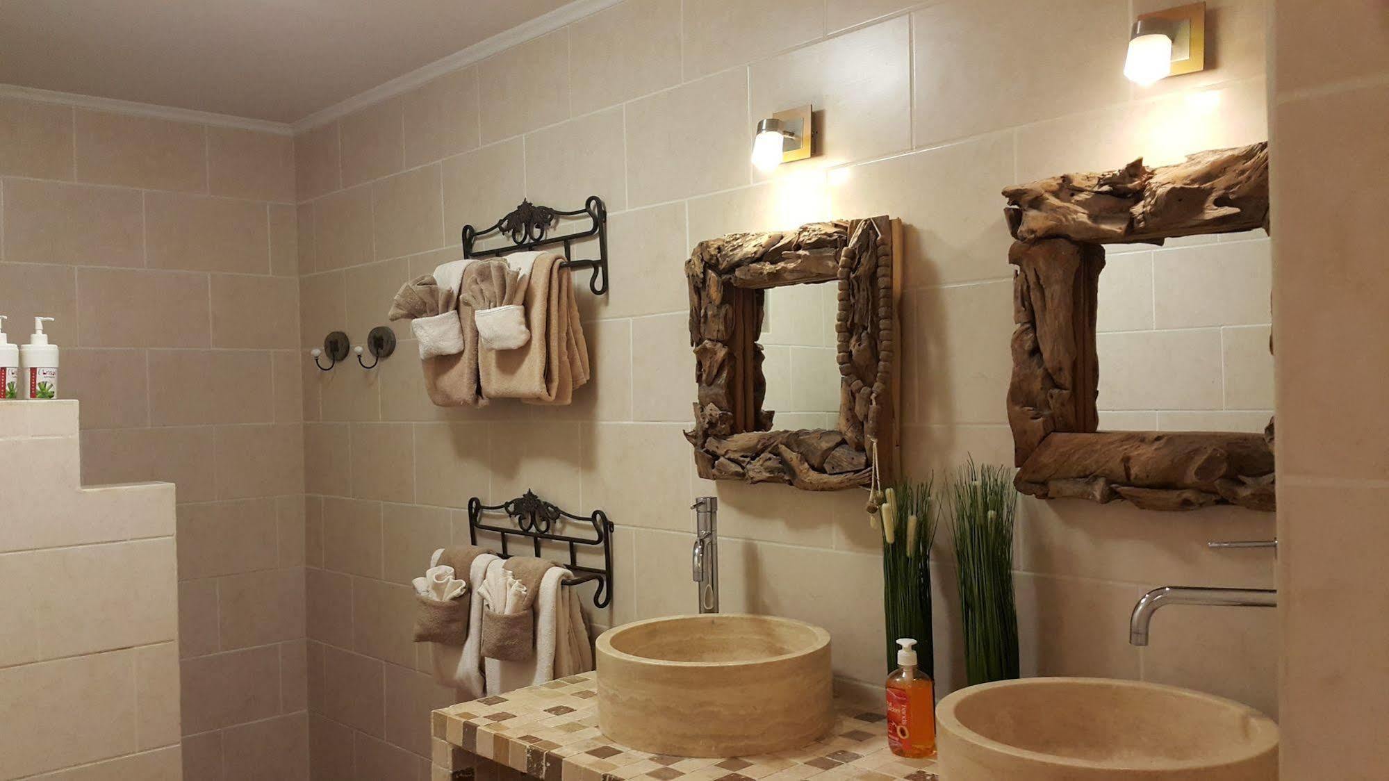 Brisas Studio Apartments (Adults Only) Palm Beach Extérieur photo