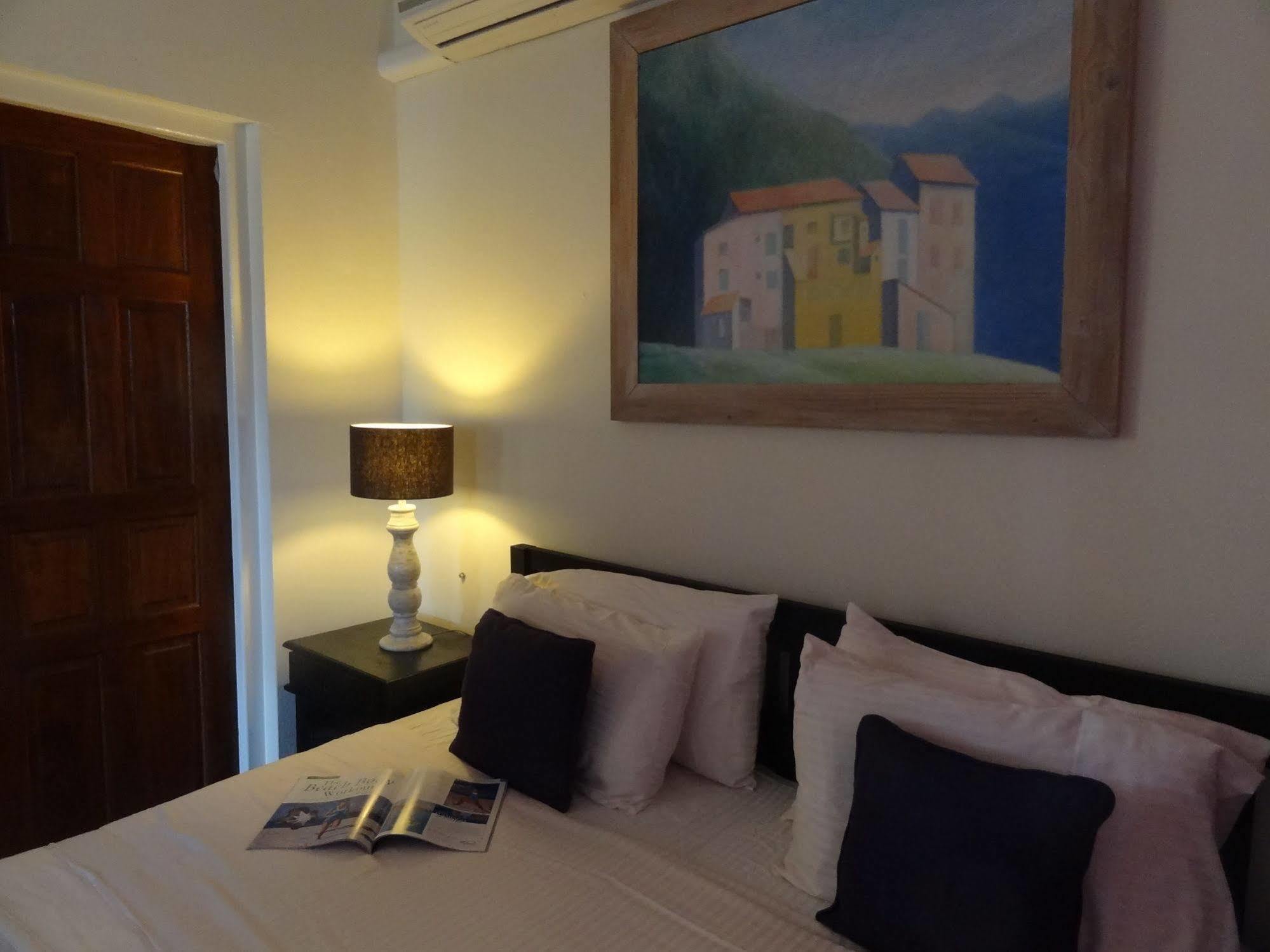 Brisas Studio Apartments (Adults Only) Palm Beach Extérieur photo