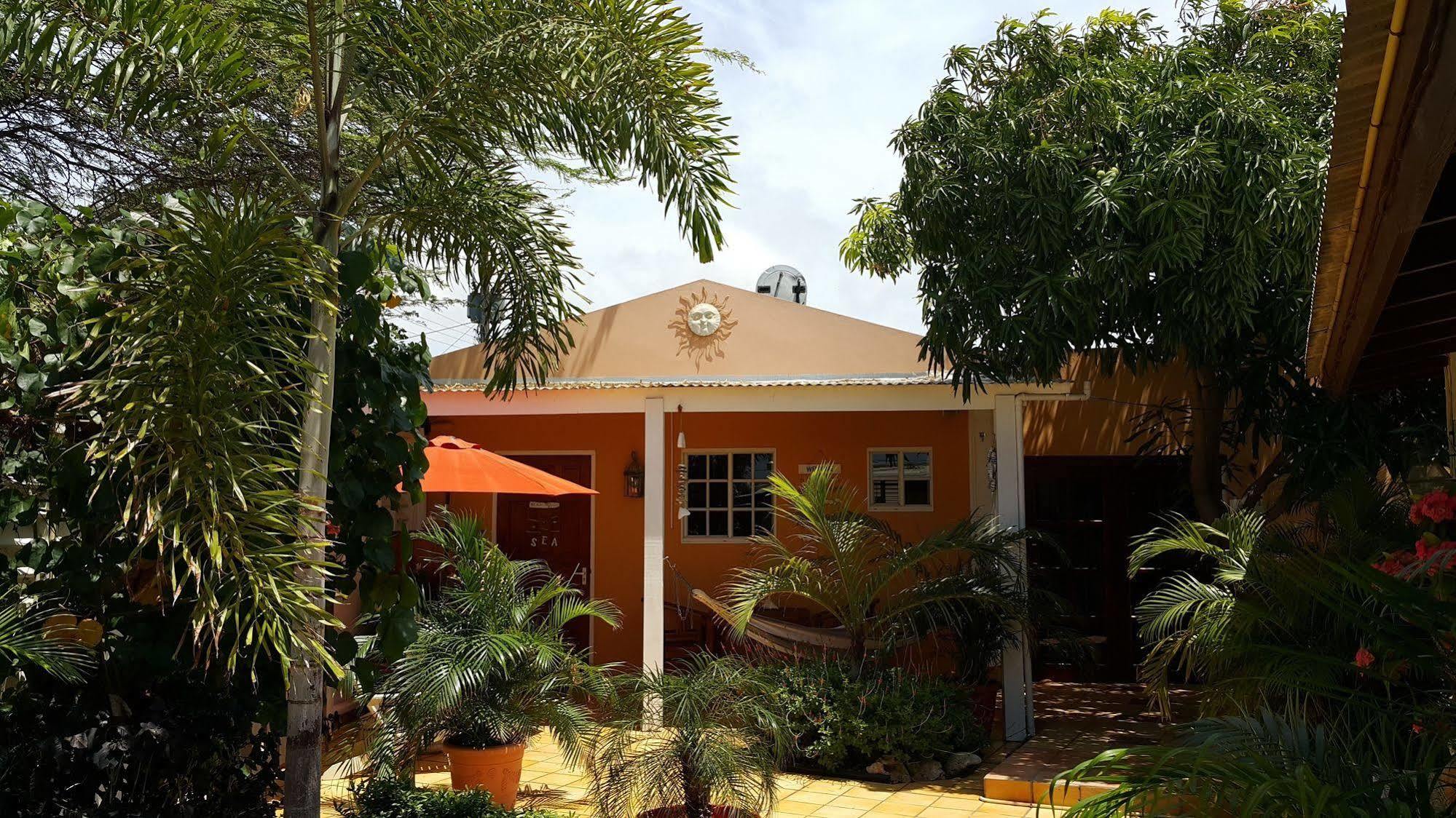 Brisas Studio Apartments (Adults Only) Palm Beach Extérieur photo